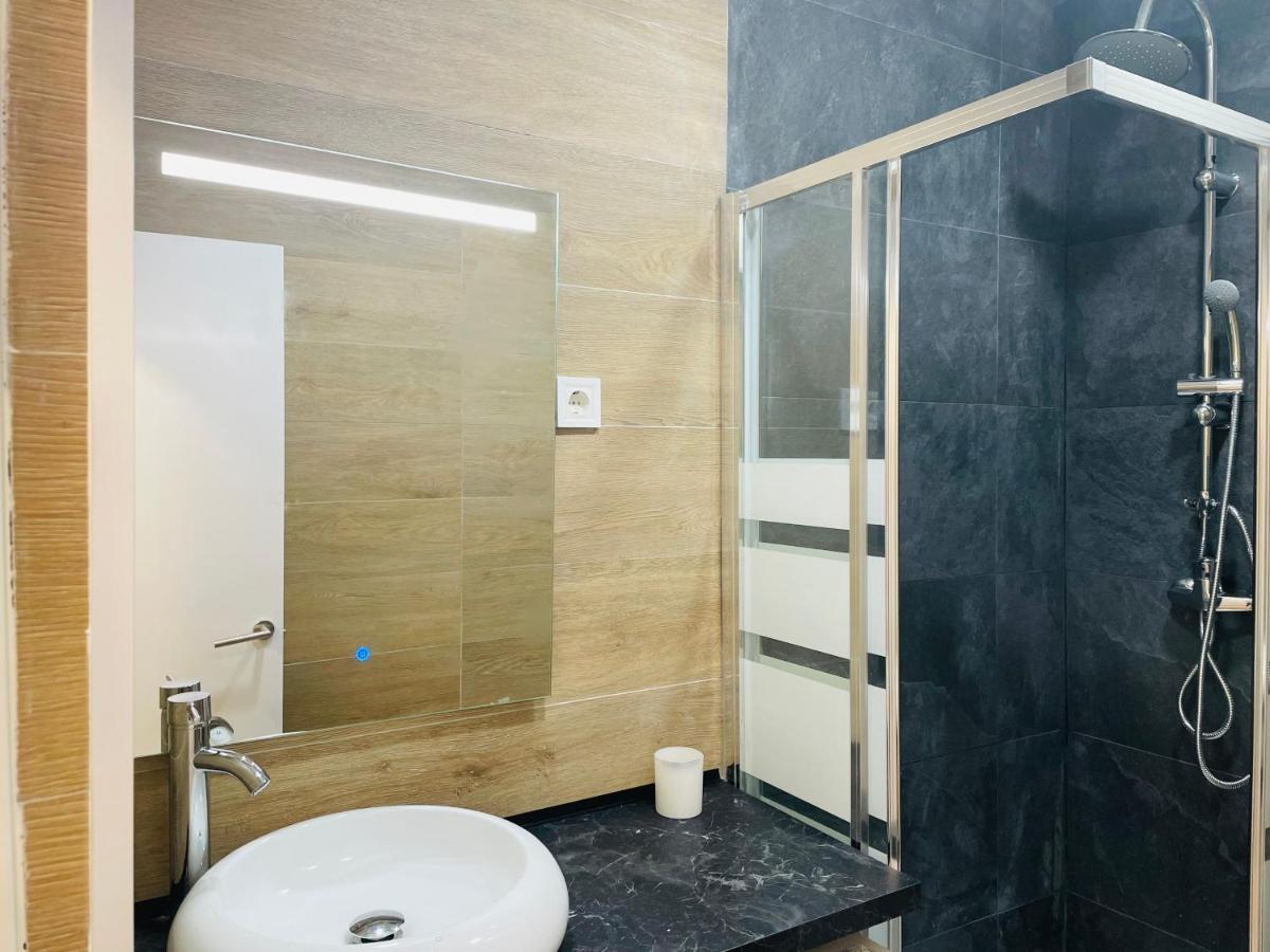 Like A Local Apartment Madrid Bagian luar foto